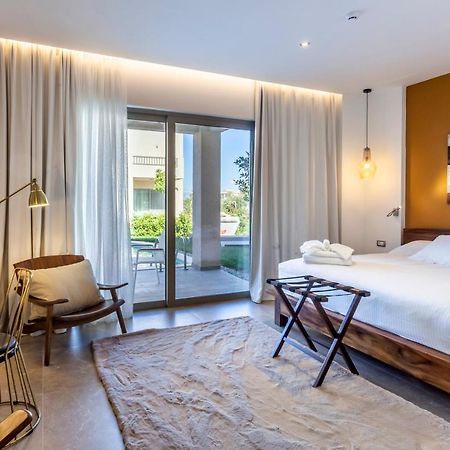 Elysian Luxury Hotel And Spa Каламата Екстериор снимка