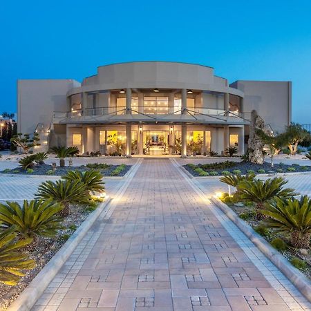 Elysian Luxury Hotel And Spa Каламата Екстериор снимка