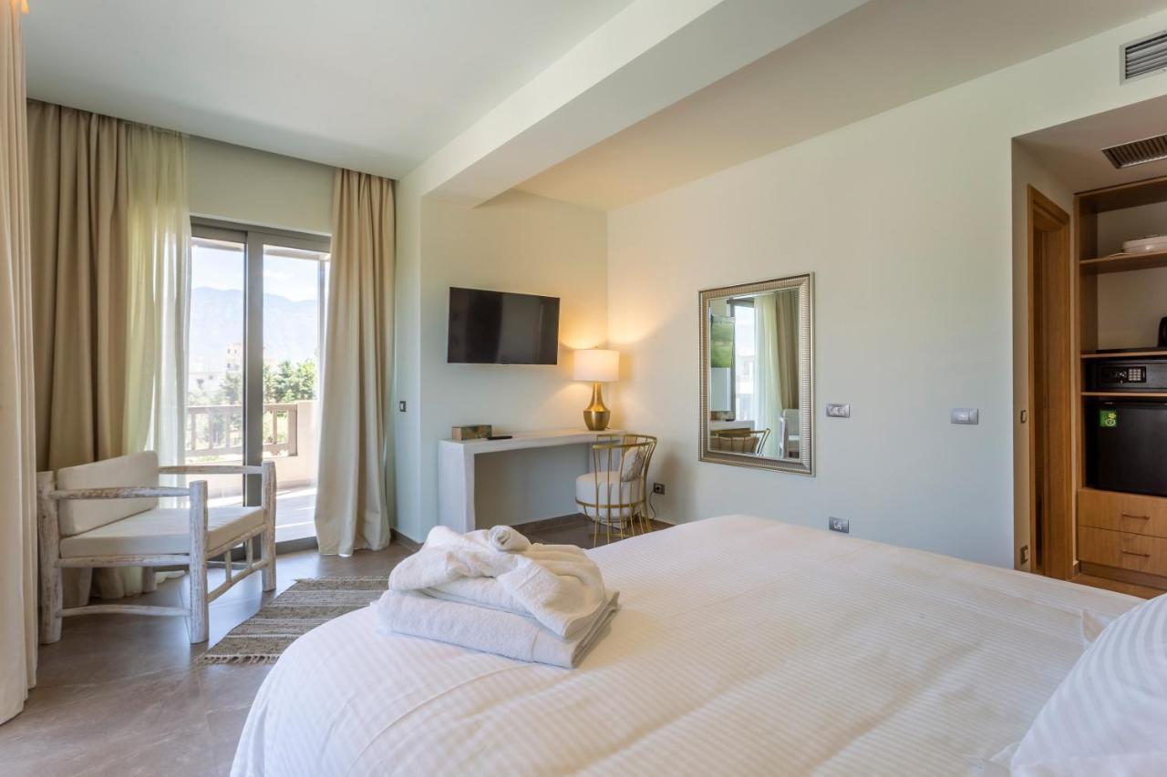 Elysian Luxury Hotel And Spa Каламата Екстериор снимка