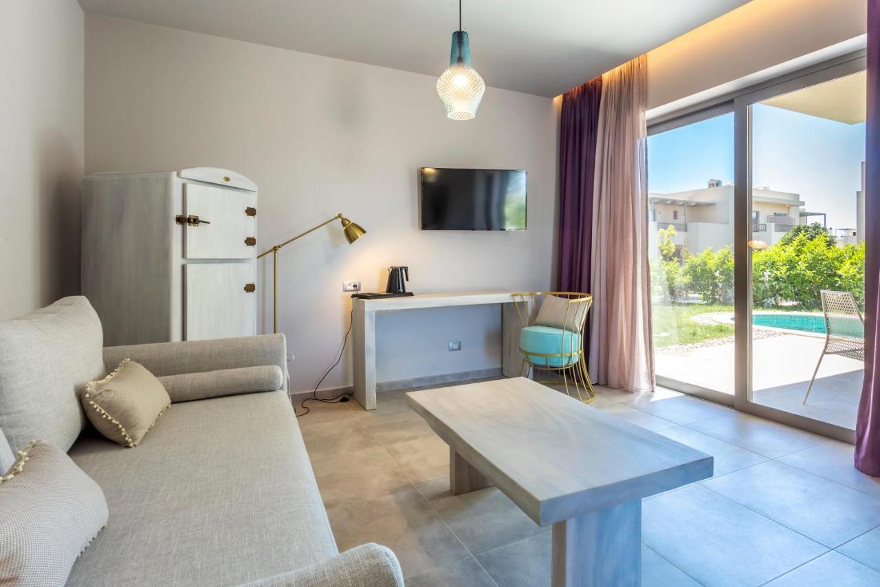 Elysian Luxury Hotel And Spa Каламата Екстериор снимка