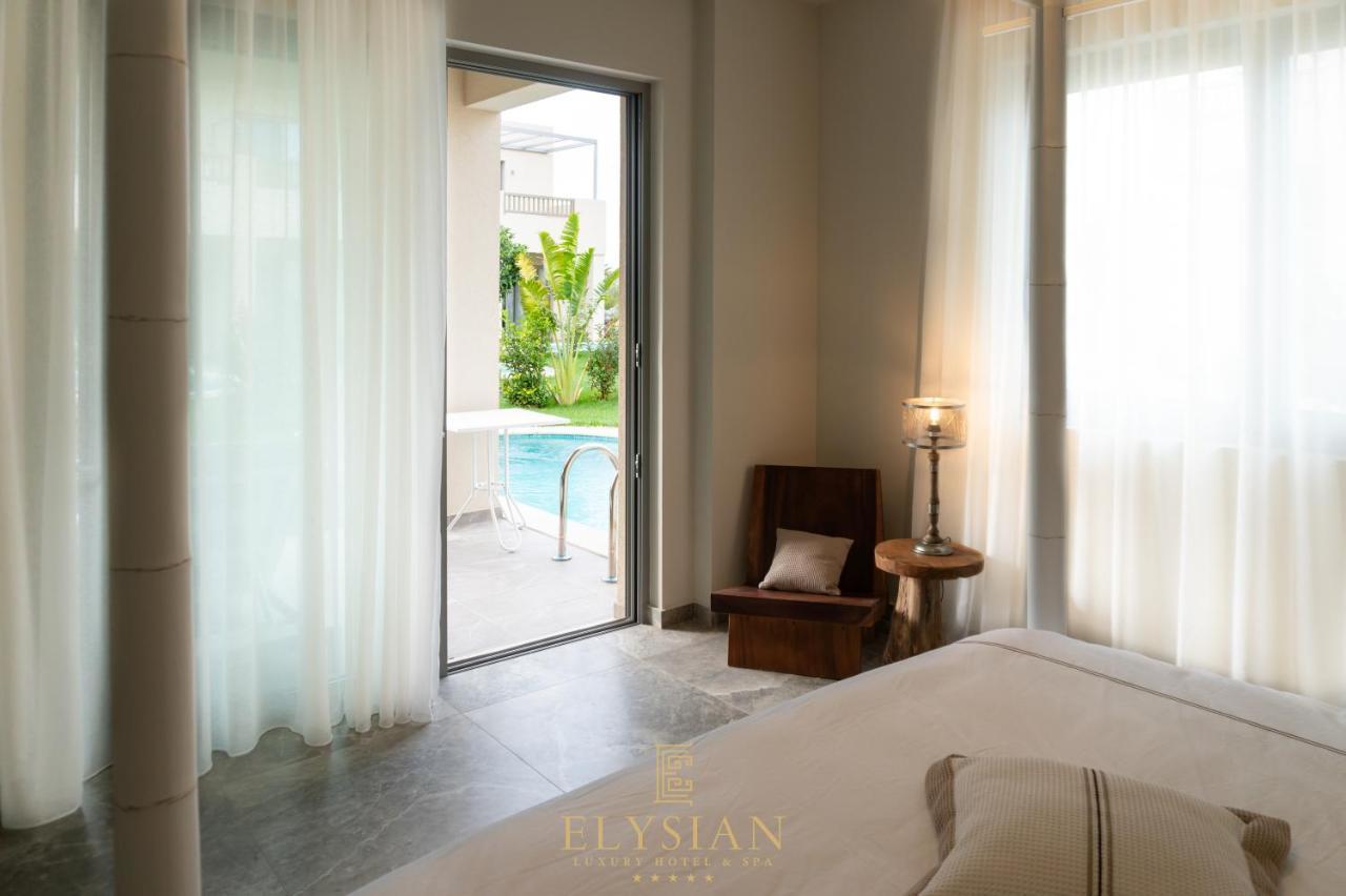Elysian Luxury Hotel And Spa Каламата Екстериор снимка