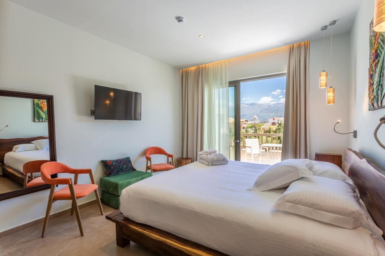 Elysian Luxury Hotel And Spa Каламата Екстериор снимка