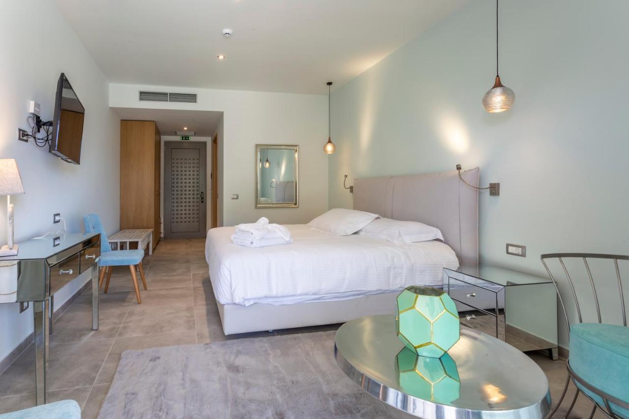 Elysian Luxury Hotel And Spa Каламата Екстериор снимка