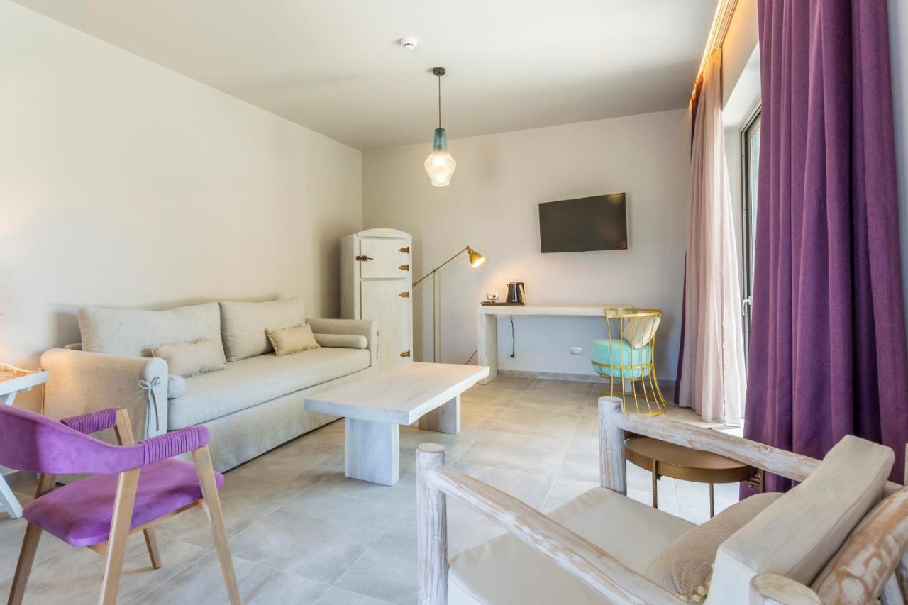 Elysian Luxury Hotel And Spa Каламата Екстериор снимка