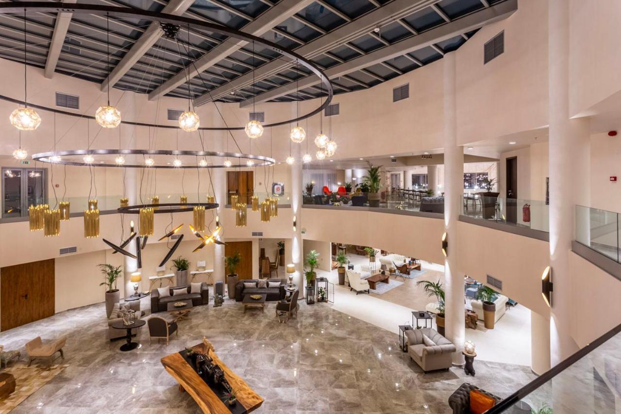 Elysian Luxury Hotel And Spa Каламата Екстериор снимка