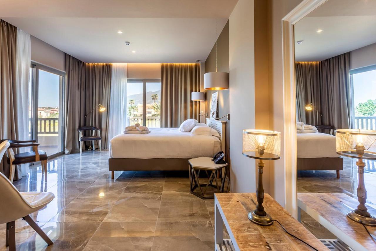 Elysian Luxury Hotel And Spa Каламата Екстериор снимка