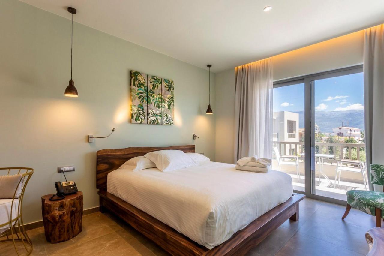 Elysian Luxury Hotel And Spa Каламата Екстериор снимка