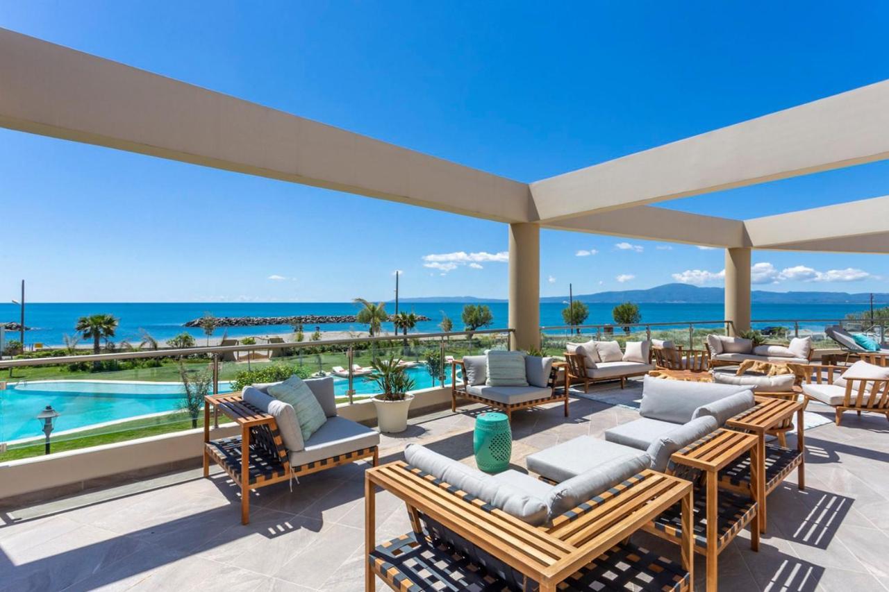 Elysian Luxury Hotel And Spa Каламата Екстериор снимка